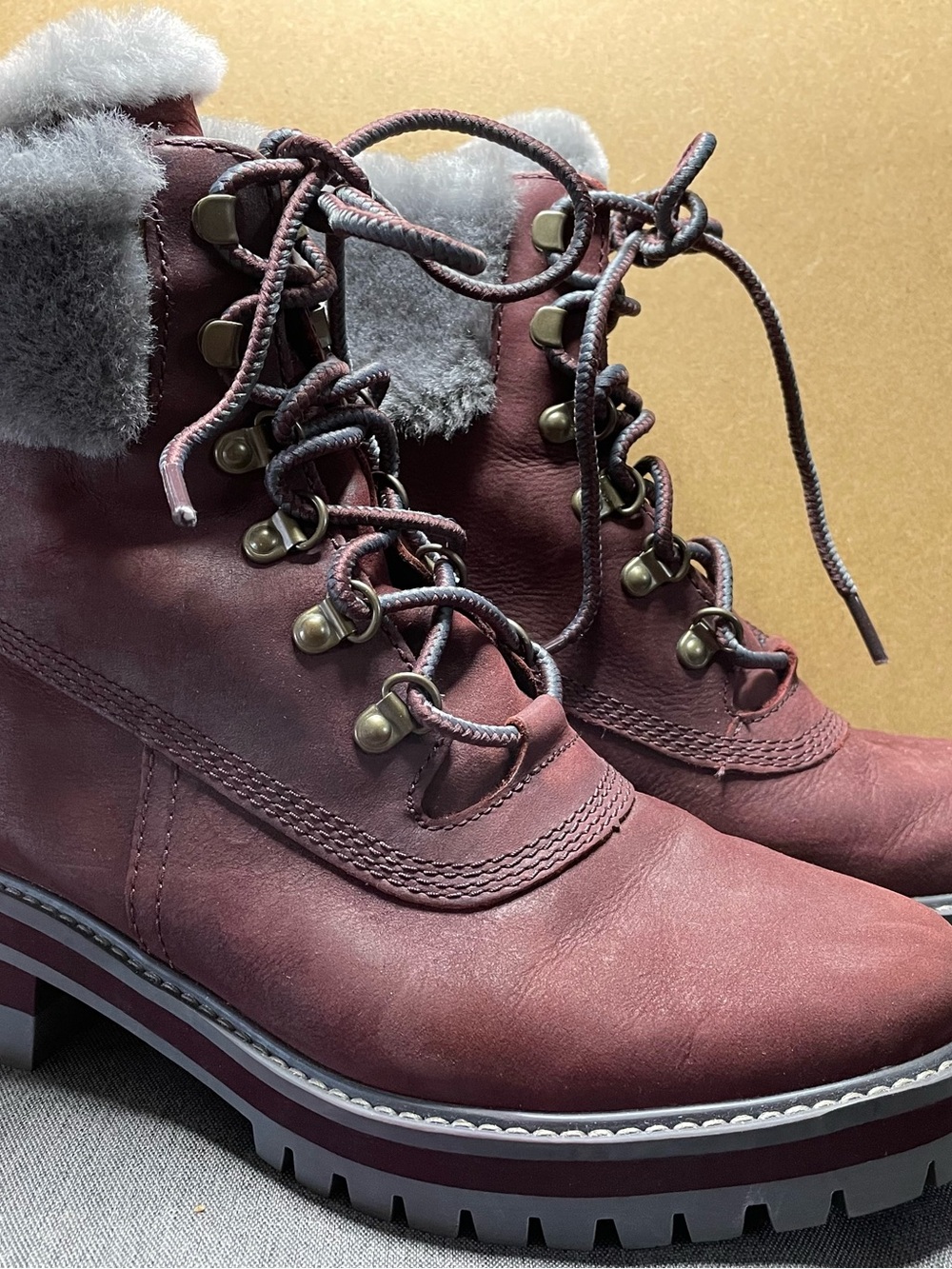 Timberland Ladies Burgundy Lace-Up Faux Fur Collar Boots